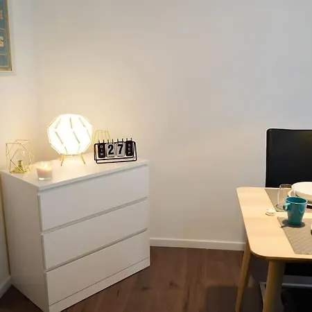 Apartament Rm-1 - Joli 2 Pieces Equipe Au 1er Etage Pour 1-3 Pers *