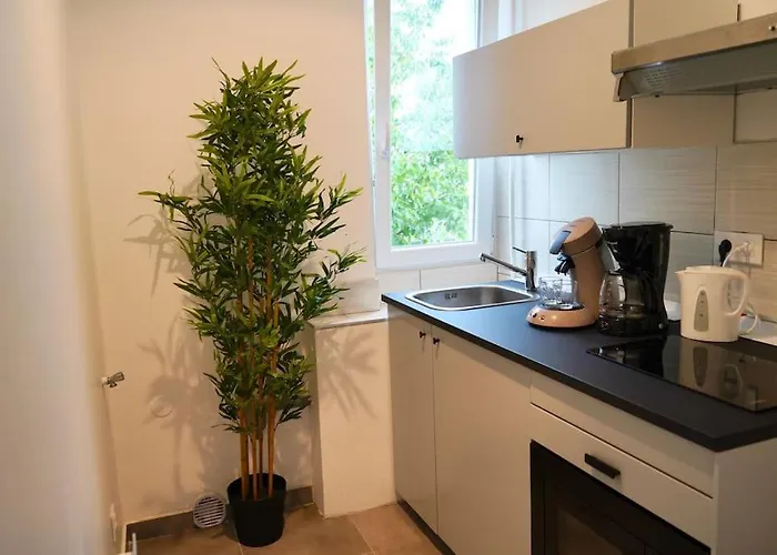 Appartement Rm-1 - Joli 2 Pieces Equipe Au 1er Etage Pour 1-3 Pers