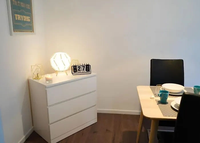 Appartement Rm-1 - Joli 2 Pieces Equipe Au 1er Etage Pour 1-3 Pers *