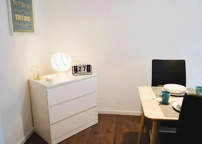 Appartement Rm-1 - Joli 2 Pieces Equipe Au 1er Etage Pour 1-3 Pers *